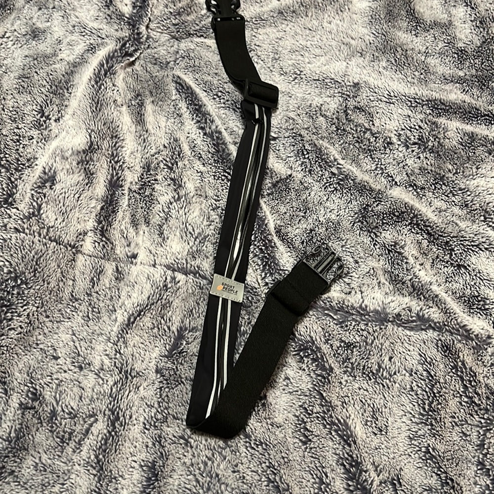 Running waist band phone holder